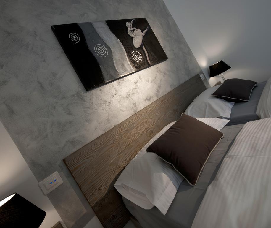 Le Suites - Di Fronte Ospedale Sacro Cuore Negrar Buitenkant foto