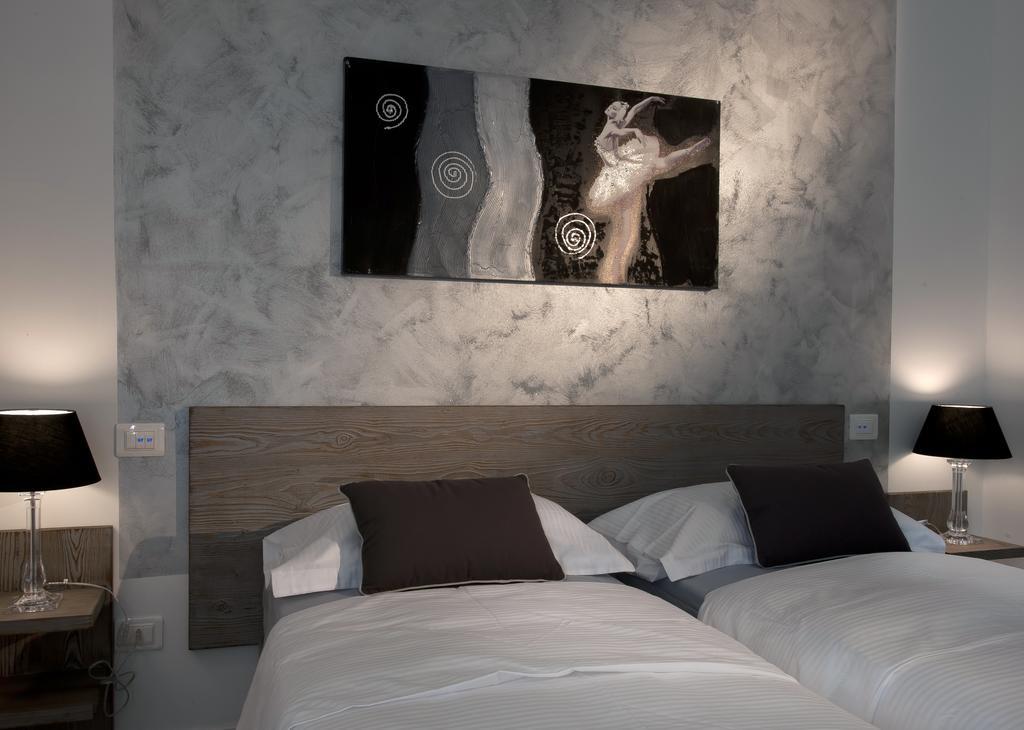 Le Suites - Di Fronte Ospedale Sacro Cuore Negrar Buitenkant foto