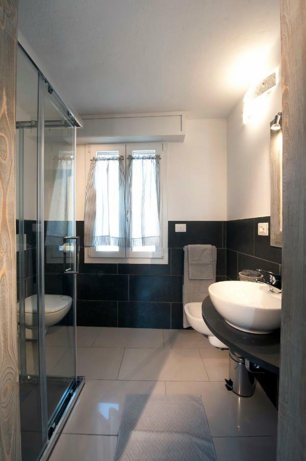 Le Suites - Di Fronte Ospedale Sacro Cuore Negrar Buitenkant foto