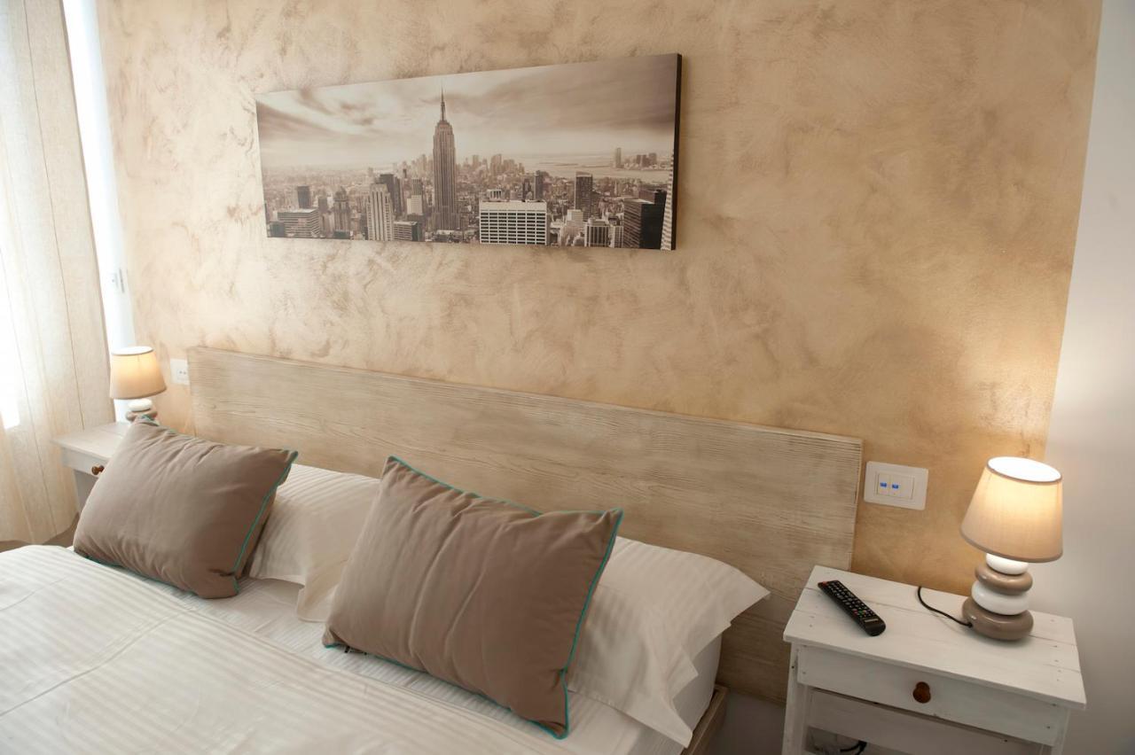 Le Suites - Di Fronte Ospedale Sacro Cuore Negrar Buitenkant foto