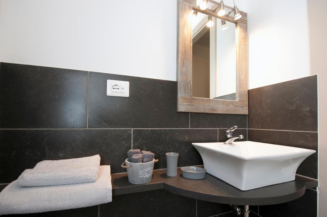 Le Suites - Di Fronte Ospedale Sacro Cuore Negrar Buitenkant foto